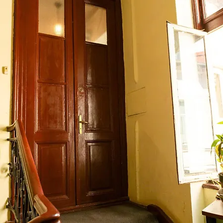 Urban In The Heart Of The With Self Check In Apartment *